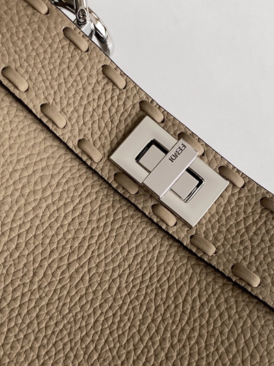 フェンディバッグ着用イメージ